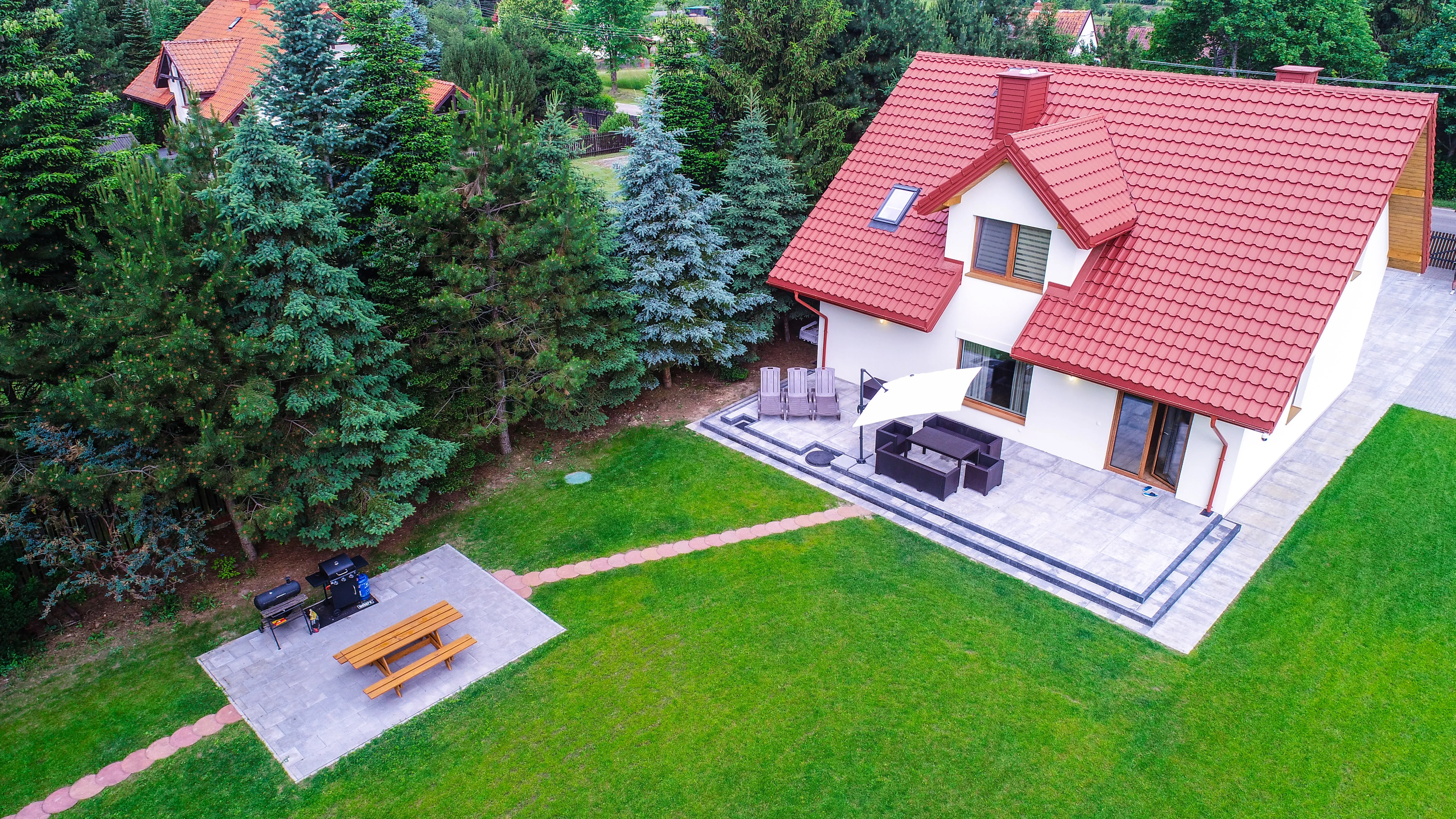 Dom Wejsuniak Mazury z ogrodem – widok z lotu ptaka